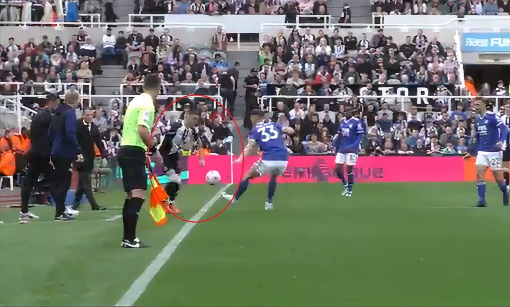 El "lujo de Miguel Almirón en el Newcastle - Foto captura