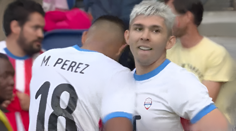Julio Enciso celebrando su gol contra Israel en los Juegos Olímpicos de París 2024