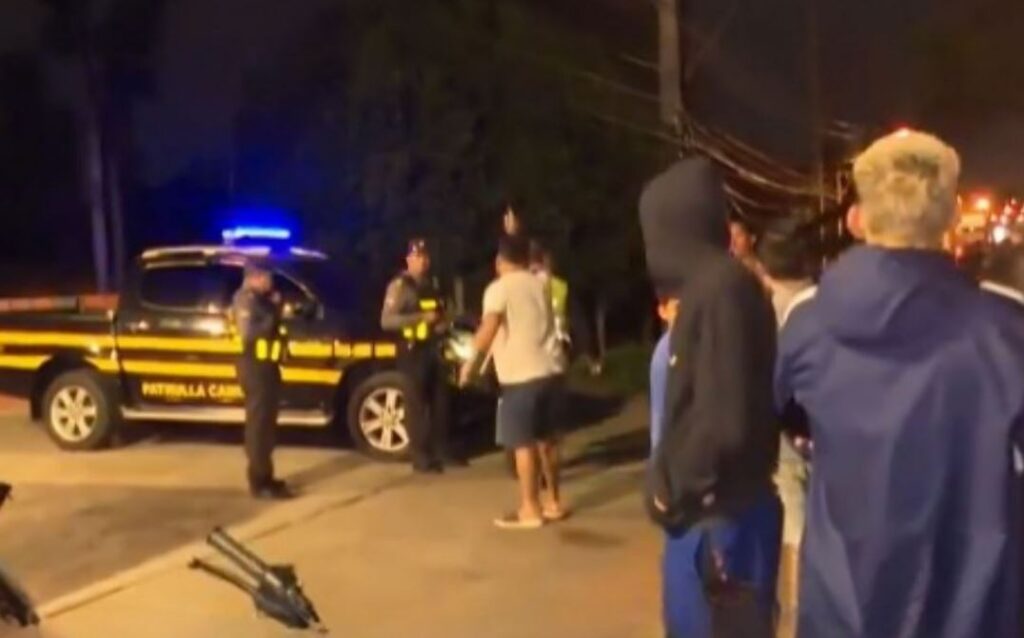 Zona oscura de Acceso Sur donde ocurrió el fatal accidente, con falta de señalización visible.