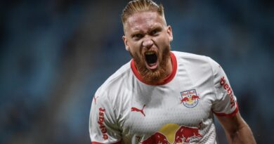 ¡IMPARABLE!: Isidro Pitta destroza a su rival con un hat-trick…VIDEO