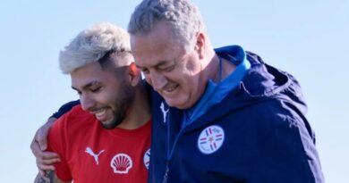 Alfaro sorprende con cambios en Paraguay a solo 48 horas del debut mundialista