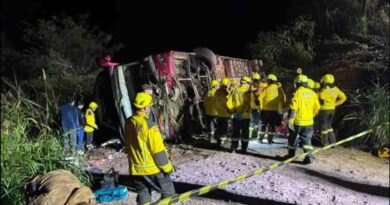 Tragedia en Brasil: vuelco de un bus que llevaba a delegación paraguaya deja tres fallecidas y varios heridos