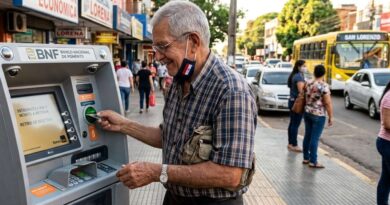 Pagos de agosto: ¿cuándo cobran funcionarios, jubilados y adultos mayores?