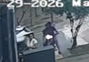 Acoso en plena calle: motociclista habría manoseado a una mujer y escapó (VIDEO)